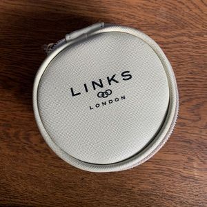 Brand new Links of London jewelry pouch